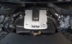 112_0805_21z+2009_infiniti_FX35+engine.jpg