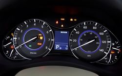 2011-infiniti-QX56-gauges.jpg