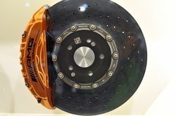 Amg_carbon_ceramic_brake_geneva_auto_show_2011.JPG
