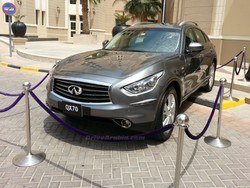2014-Infiniti-QX70-in-Dubai.jpg